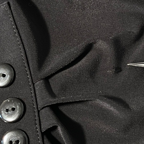 Pretty Women Henley Black 3/4 Sleeve Rounded Hem Top - Picture 10 of 11